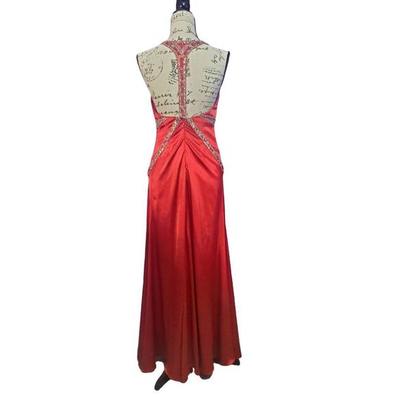 Le Gala Tony Bowls Womens Red Embellished Gown Size 8 - Picture 2 of 12